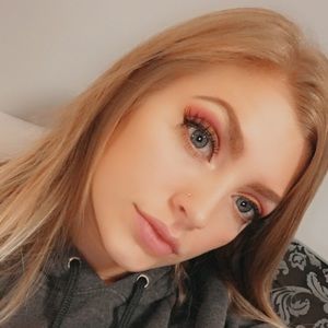 Meet your Posher, Lakin